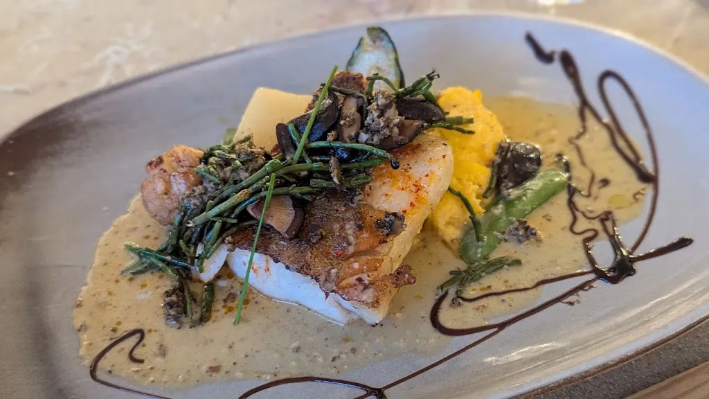 Shifali Mudumba_Les Embruns_Saint-Martin-de-Ré_review