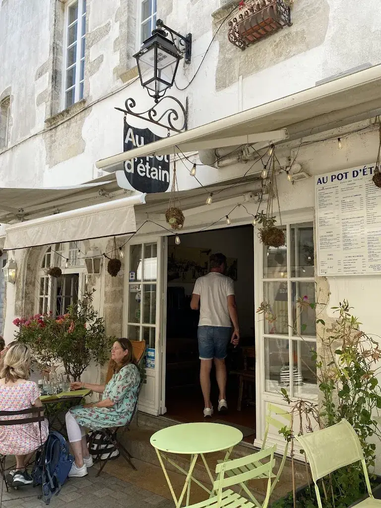 Annette Khan_Pot d'Etain_Saint-Martin-de-Ré_recensione