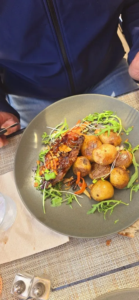 Elisabeth Colin_L'auberge du bourg_Cabanac-et-Villagrains_review