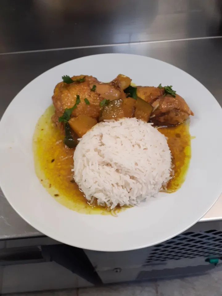 L'atelier mayetoise restaurant in Mayet-de-Montagne