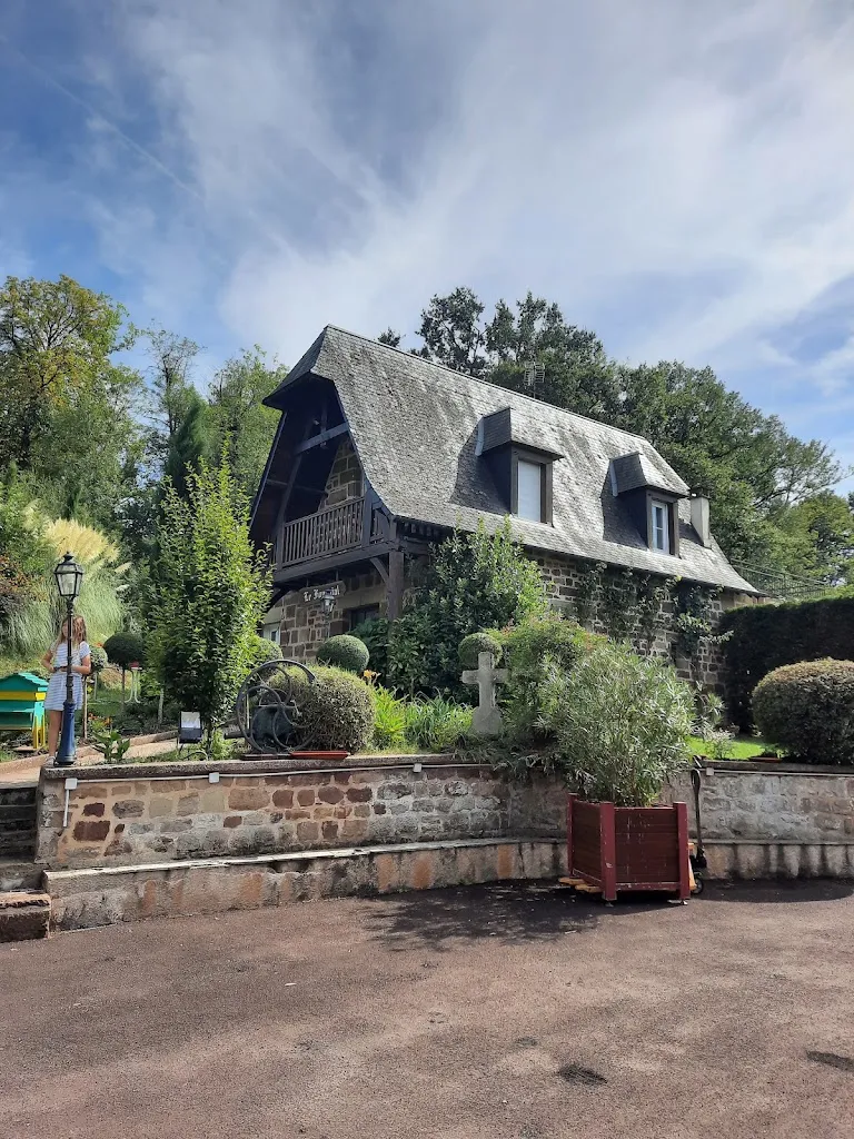 Damien Ceyrat_Grange de la Croix du Roc_Saint-Pantaléon-de-Larche_review