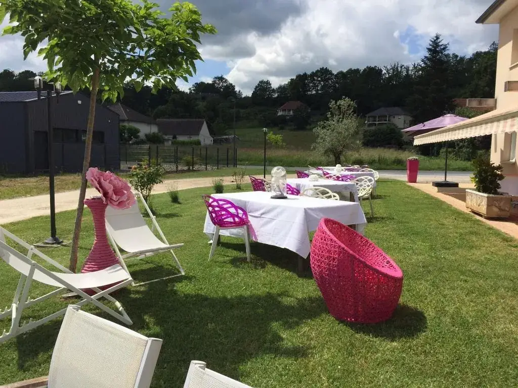 Hôtel Le Colombier_Saint-Pantaléon-de-Larche_slider_image_2