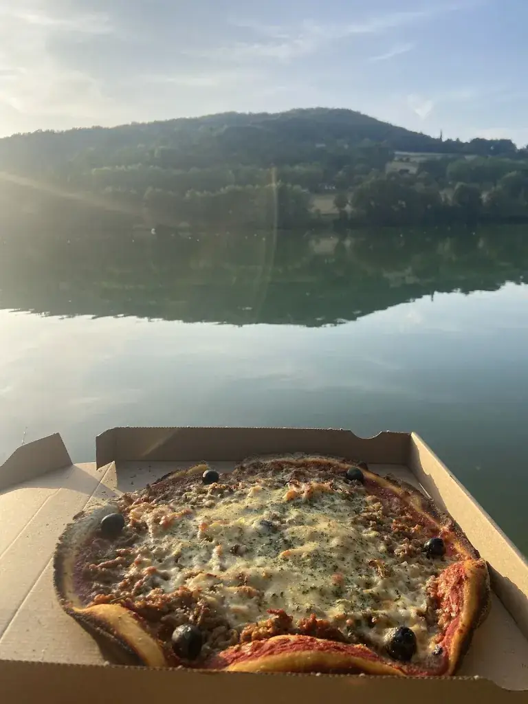 Mélanie Mallet_le pizz'poul_Saint-Pantaléon-de-Larche_review