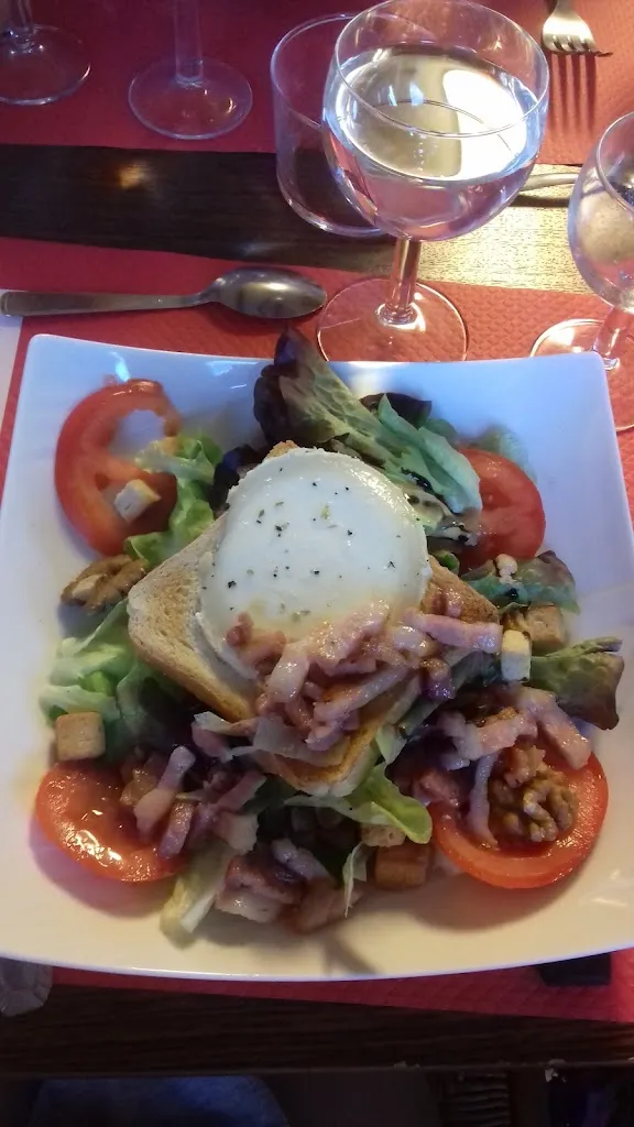 Maeva “Maeva Meryl” Malere_La Terrasse_Saint-Perdon_review