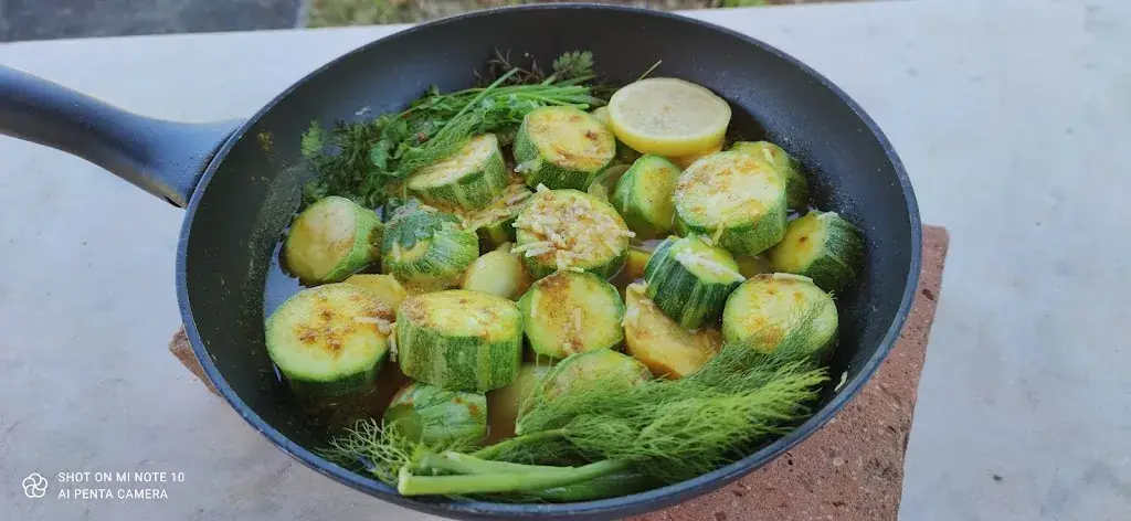 Menu_Chez Mama_Saint-Perdon_image_1