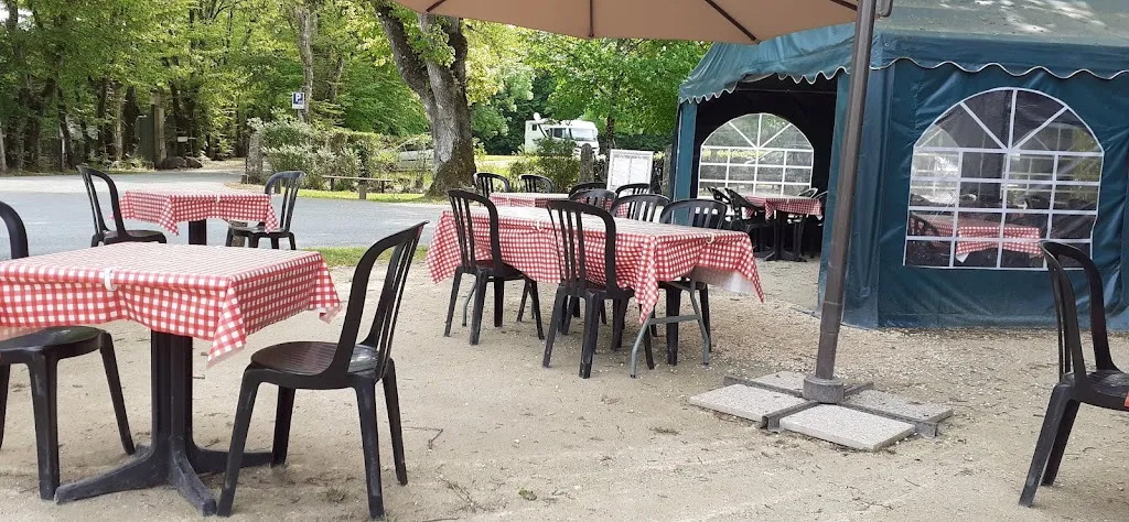 Gilles Armirail_Buvette Bridan_Saint-Porchaire_review