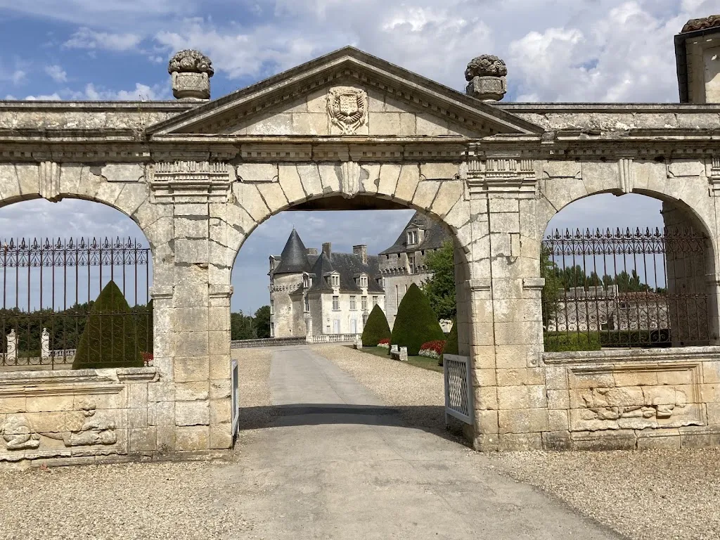 Katia Gaudin_Buvette Bridan_Saint-Porchaire_review