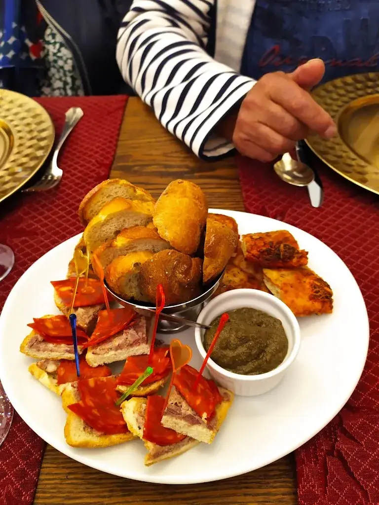 La rosé du matin_Mayet-de-Montagne_slider_image_3