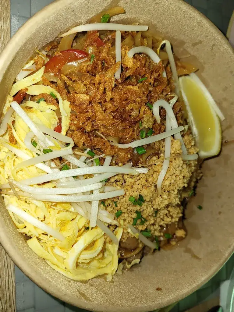 Pichardie Tony_WOK BAÏ MI_Saint-Quentin-de-Baron_review