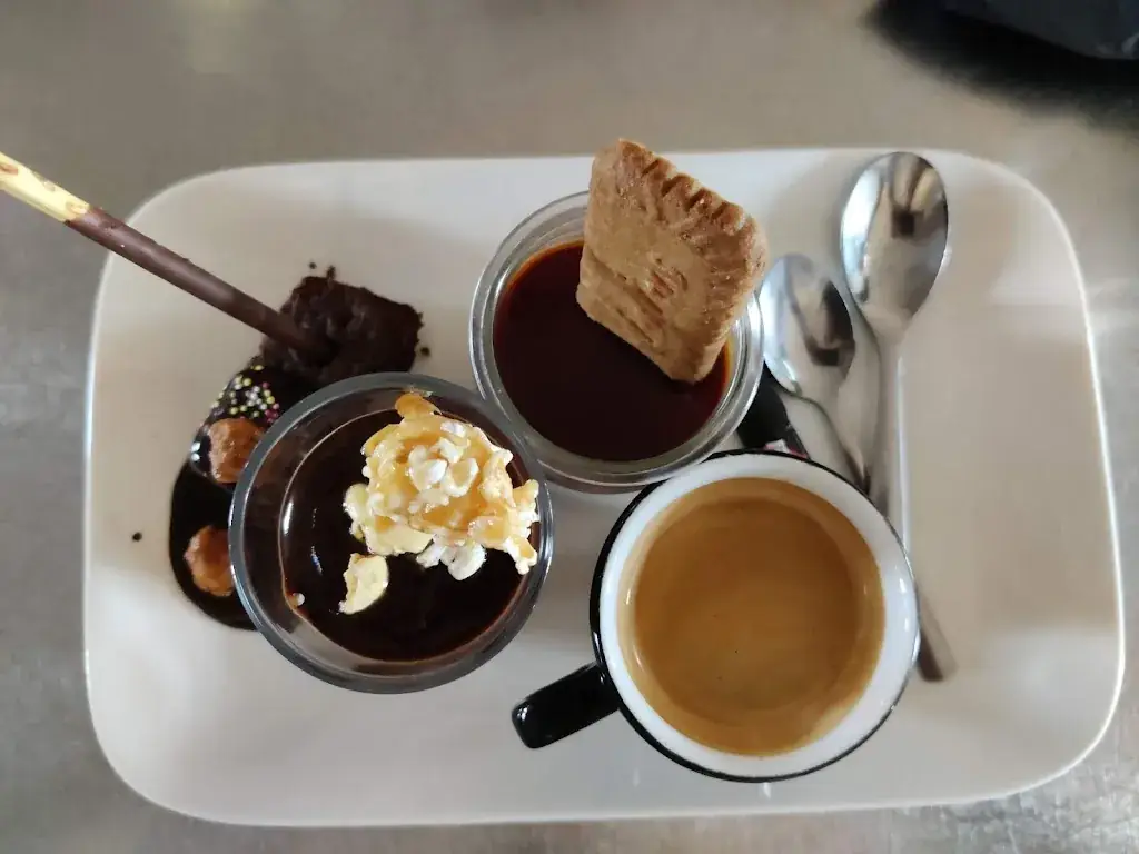 Helen E_Chez Steph_La_review