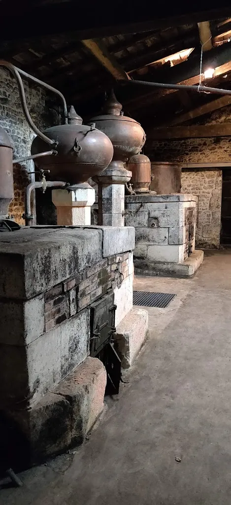 Auberge de l'Alambic_Saint-Romain-de-Benet_slider_image_2