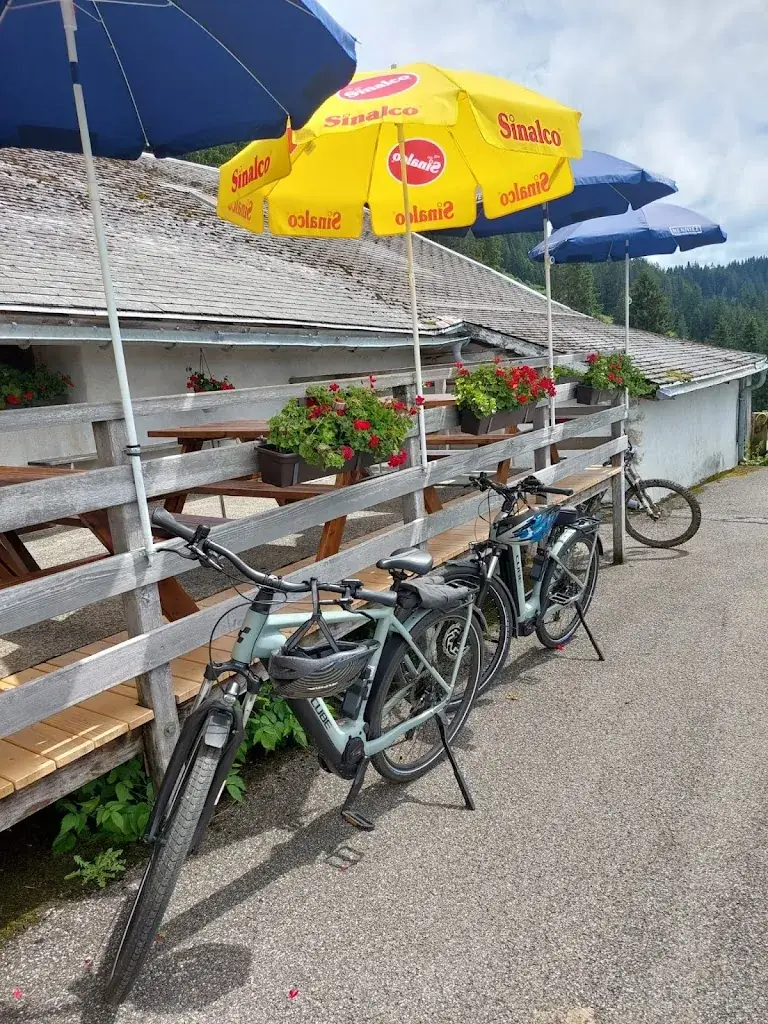 Gil Frossard_Buvette d'Incrota_Châtel-Saint-Denis_review