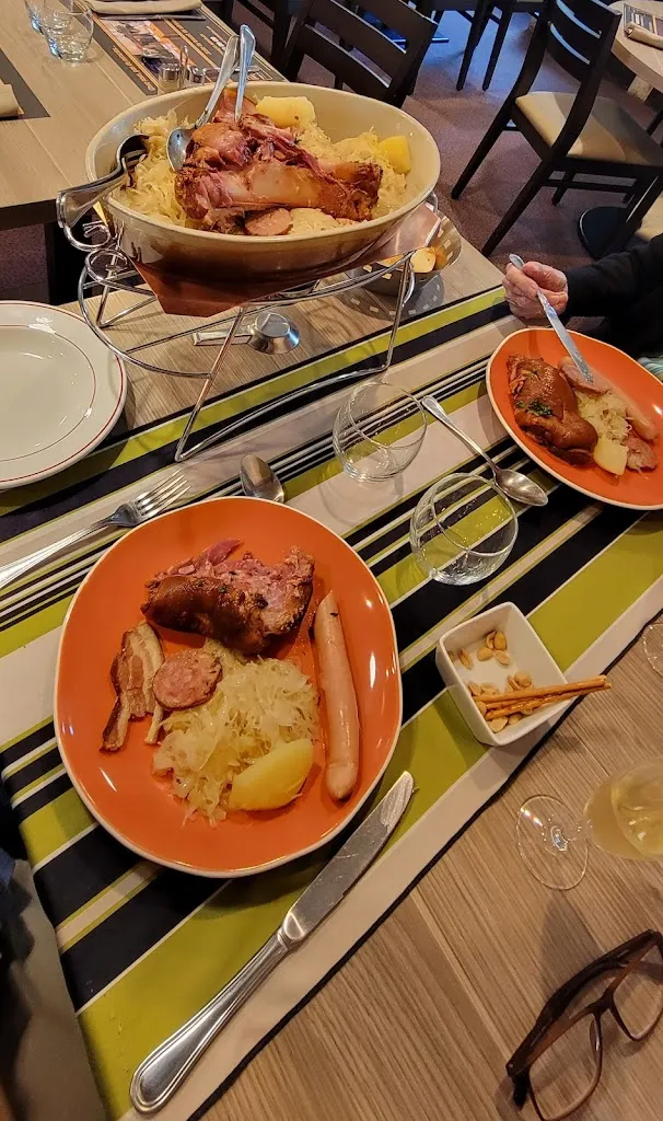 Joe Erkenbrecher_Le Saturnin_Saint-Saturnin_review