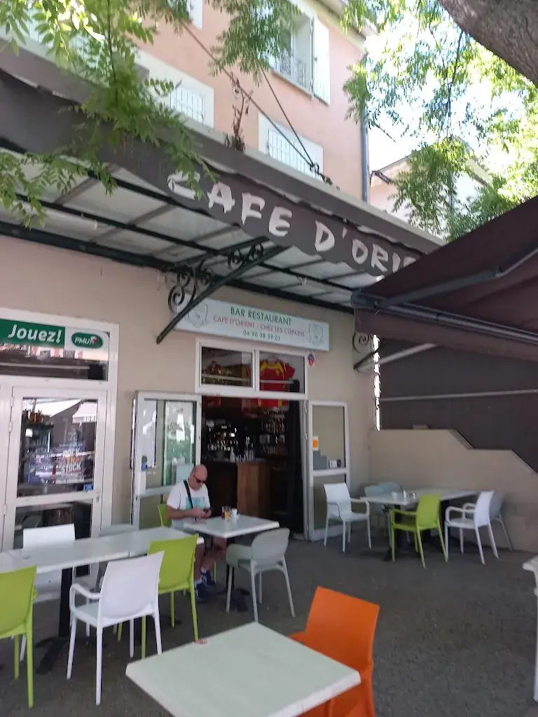 Jan Teeler_Café d'orient- Chez les copains_Saint-Saturnin-lès-Avignon_Bewertung