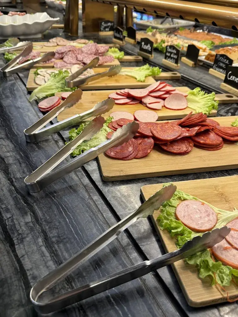 Menu_Le Grand Buffet - Saint Saturnin_Saint-Saturnin_image_9