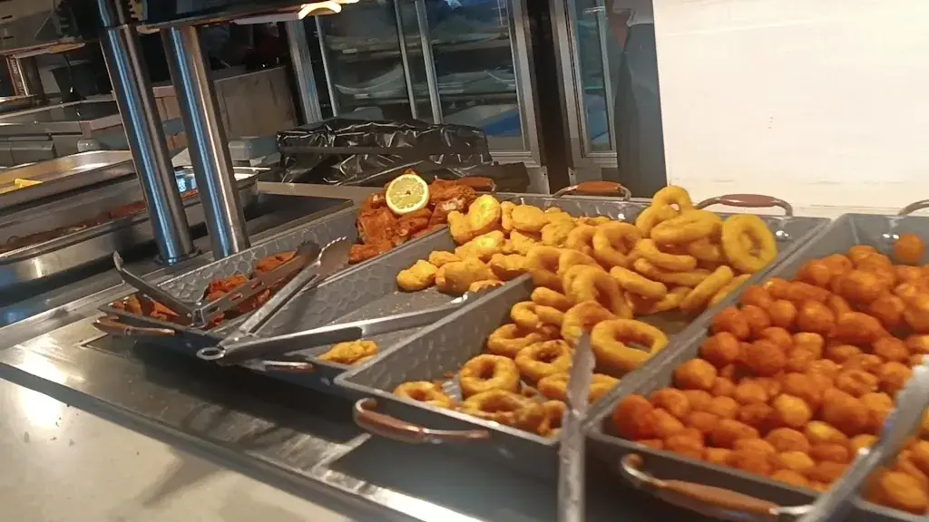 Le Grand Buffet - Saint Saturnin_Saint-Saturnin_slider_image_2