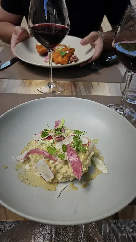 Delphine D_Le temple_Saint-Savinien_review