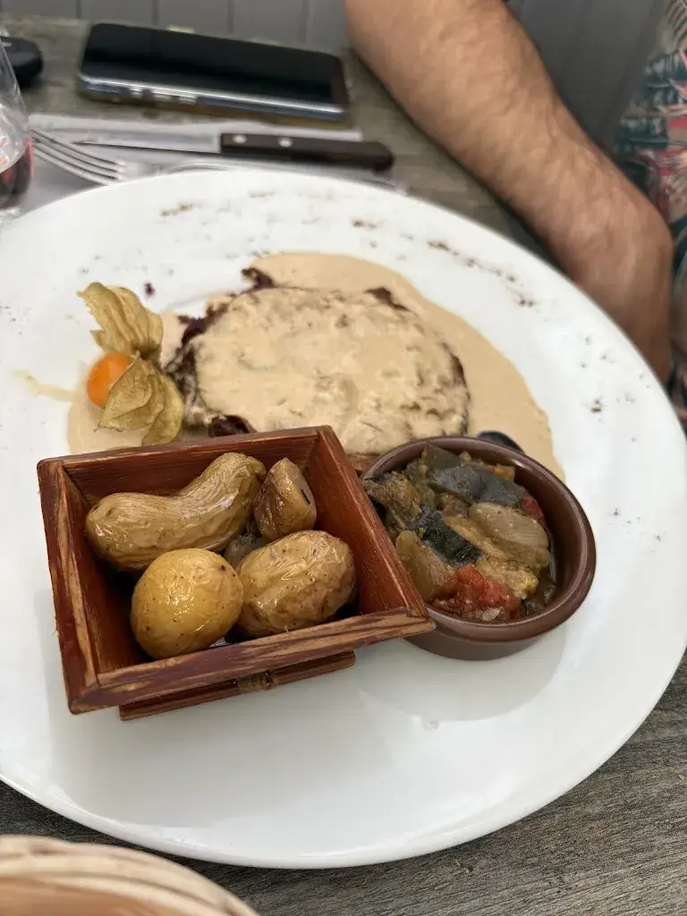 Boulangerie_Restaurant Le Saint Savinien_Saint-Savinien_review