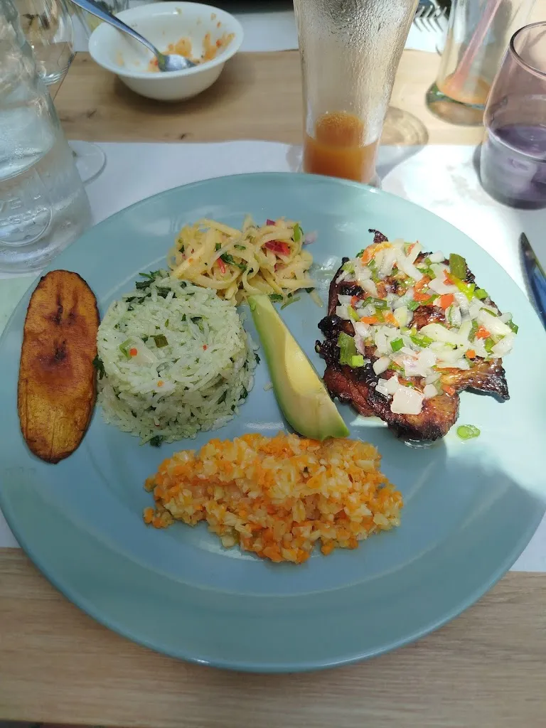 Carolanne Saunier_La table des îles_Saint-Savinien_review