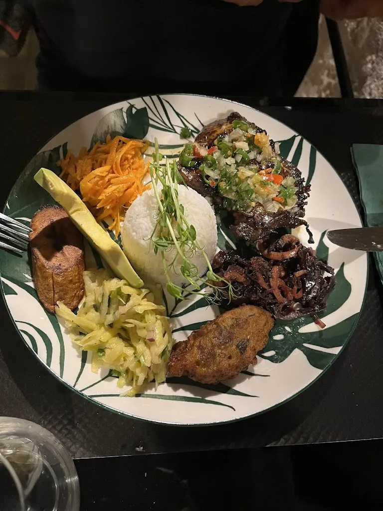 valérie grandjean_La table des îles_Saint-Savinien_review