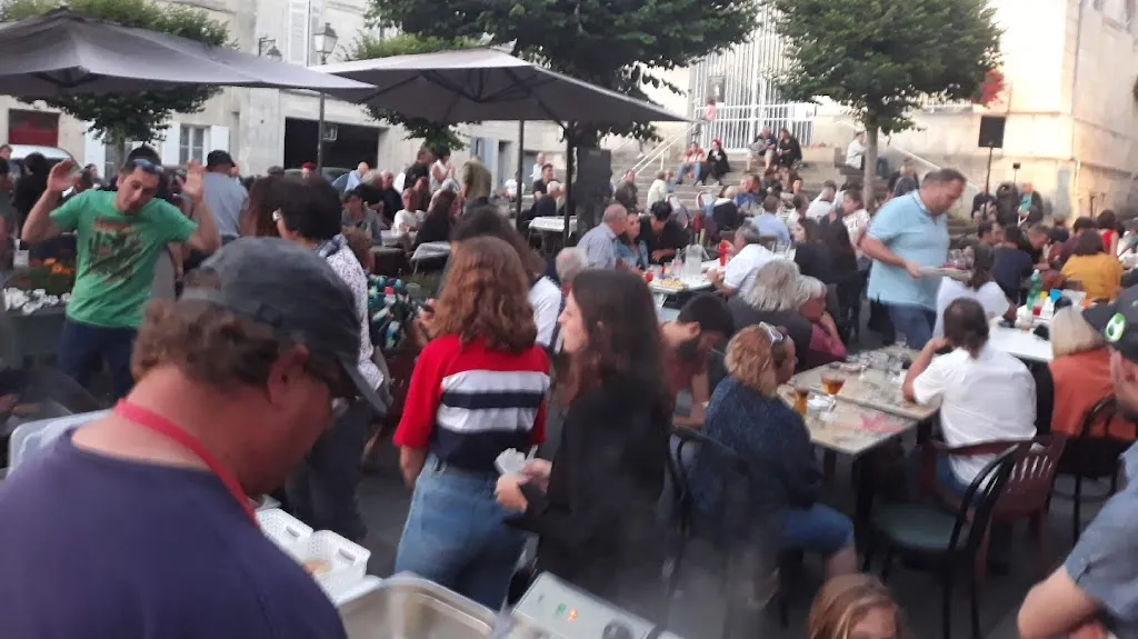 Le Barrage restaurant in Saint-Savinien