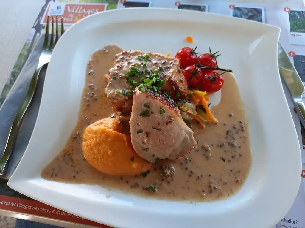 Warren Brown_Le Gabarier_Port-d'Envaux_review