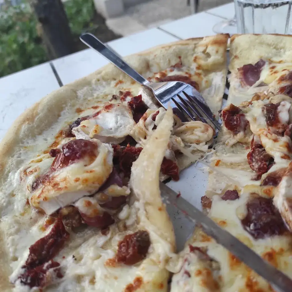 Angeline Renson_La Pizz des Augustins_Saint-Savinien_review