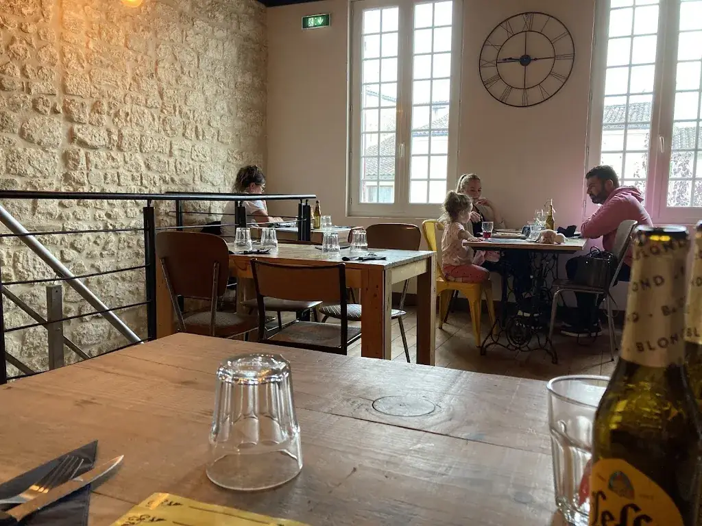 La Pizz des Augustins restaurant in Saint-Savinien