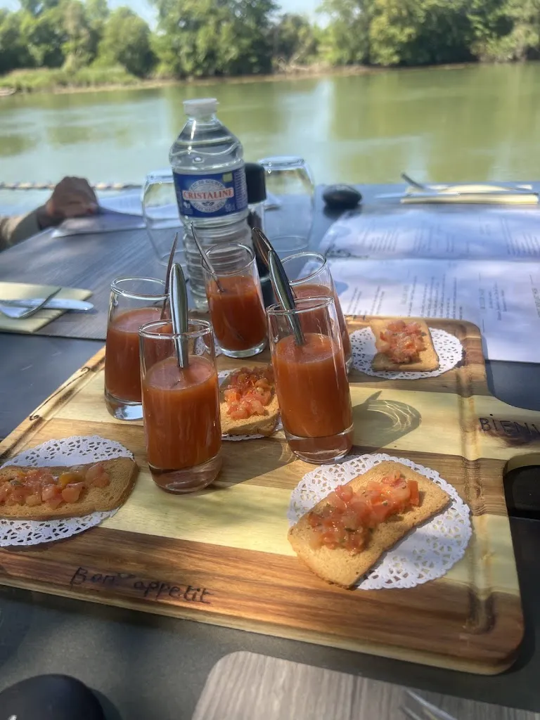 Jennifer VALLECILLO_La Guinguette de Maya_Taillebourg_review