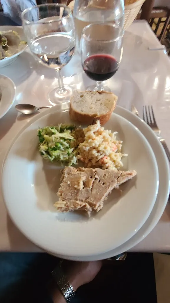 Christopher Lawson_La Puce_Saint-Sulpice-de-Faleyrens_review