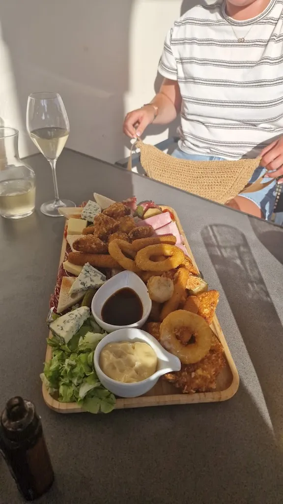 Caolán McGurn_Le Citronnier_Saint-Sulpice-les-Feuilles_review