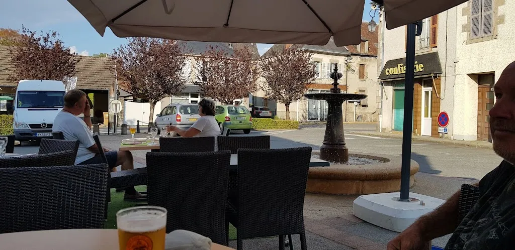 Bar restaurant chez ISA_Saint-Sulpice-les-Feuilles_slider_image_1