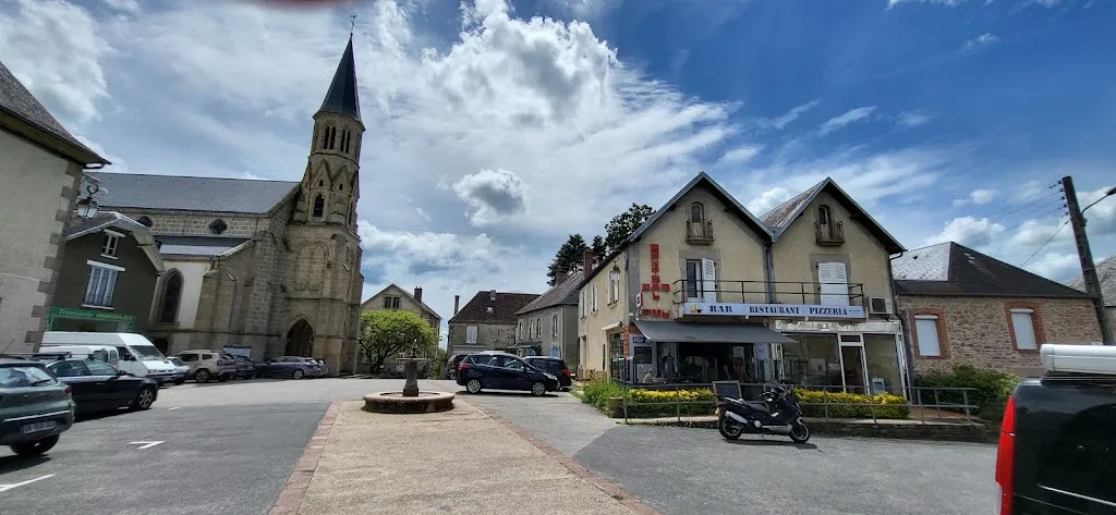 Bar restaurant chez ISA_Saint-Sulpice-les-Feuilles_slider_image_3
