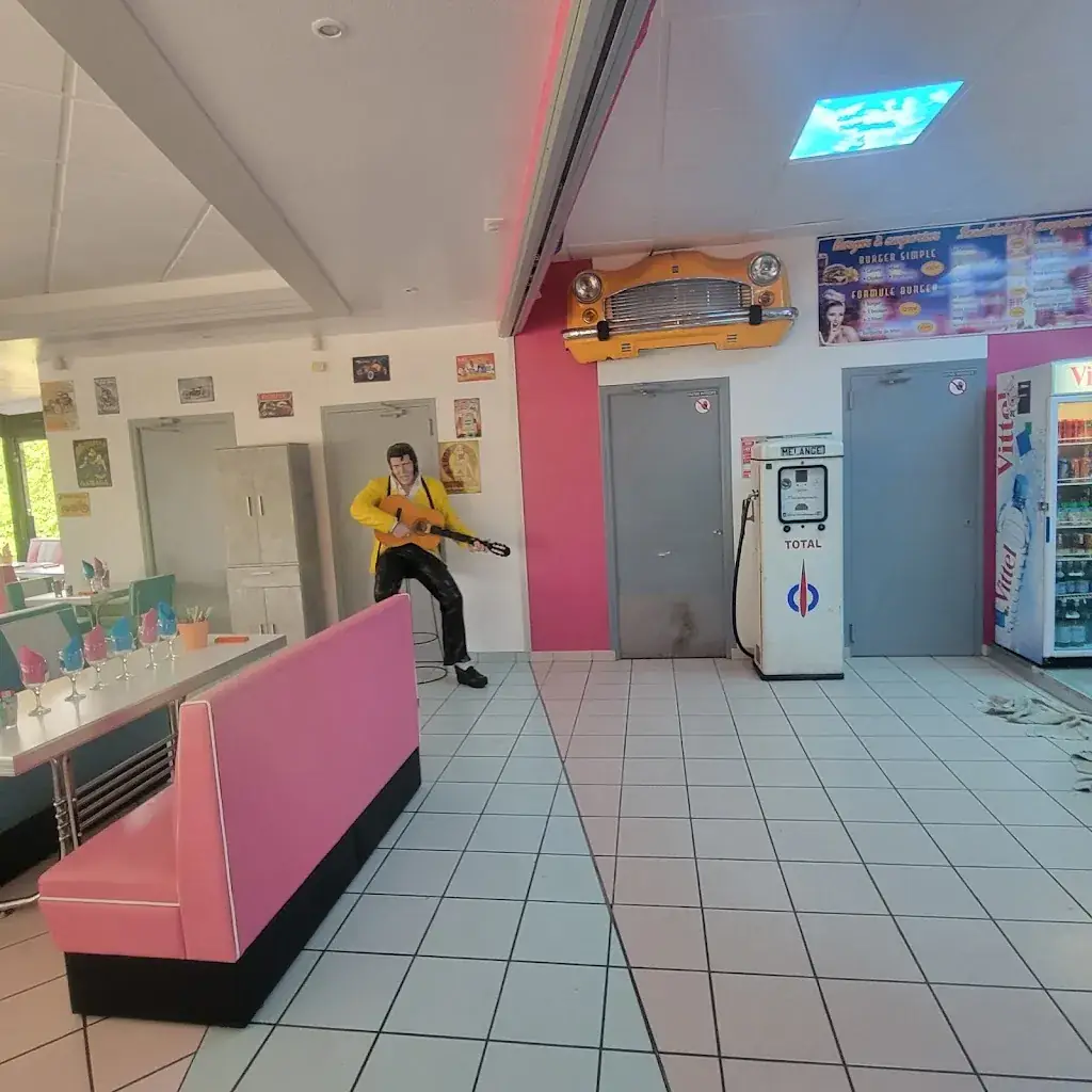 Leleko Irina_Escapade Cafétéria_Saint-Sulpice-les-Feuilles_review