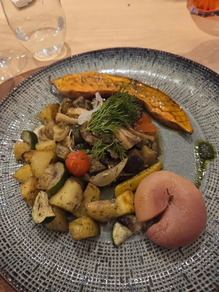 Restaurant Les 3 petits pois_Saint-Symphorien-des-Bois_slider_image_3