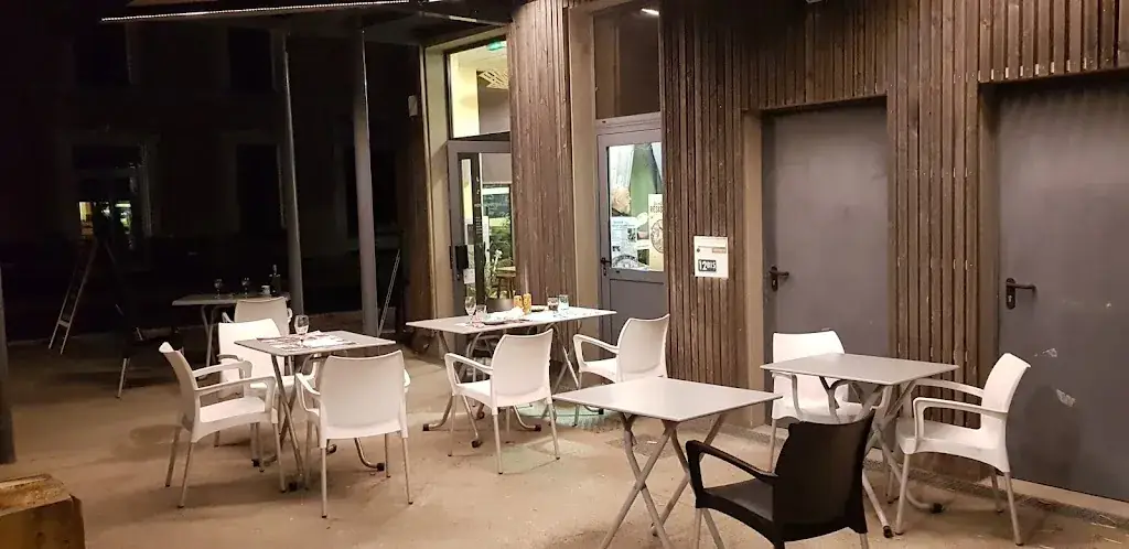 L'Insolite restaurant in Saint-Varent