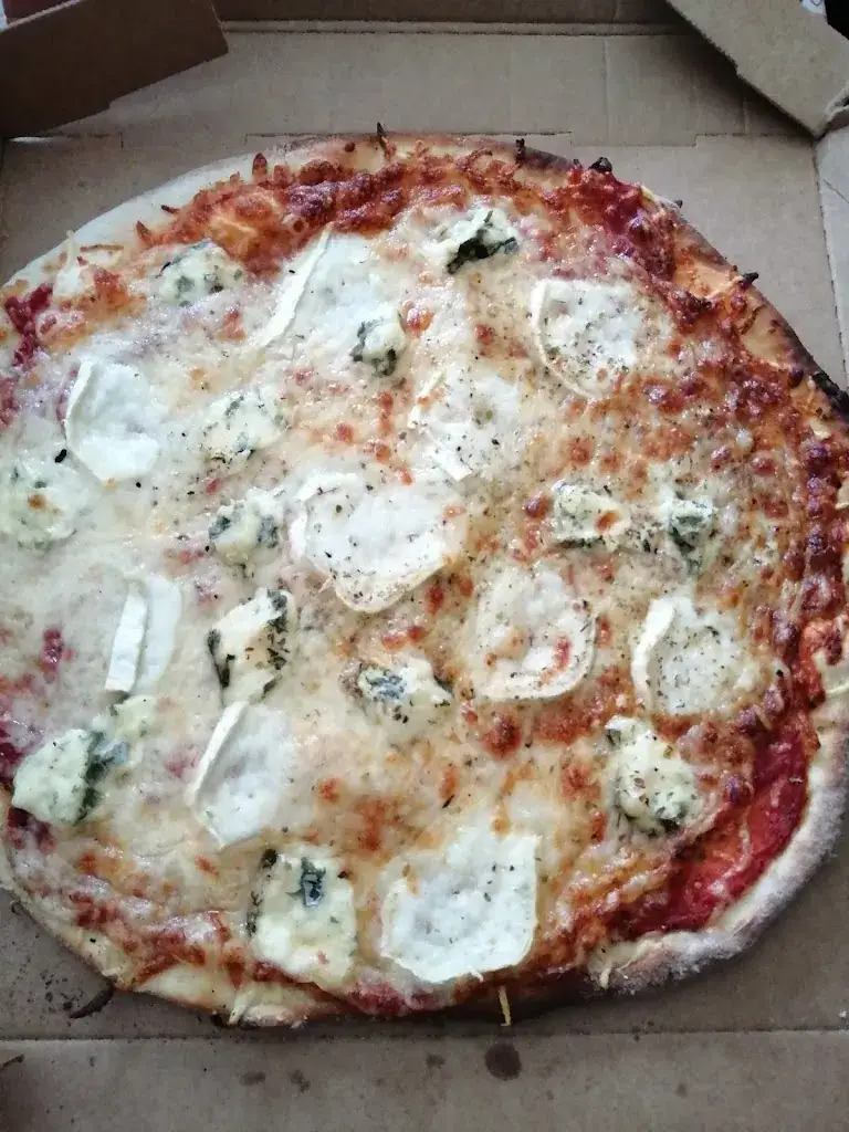 L'Insolite_Saint-Varent_slider_image_2