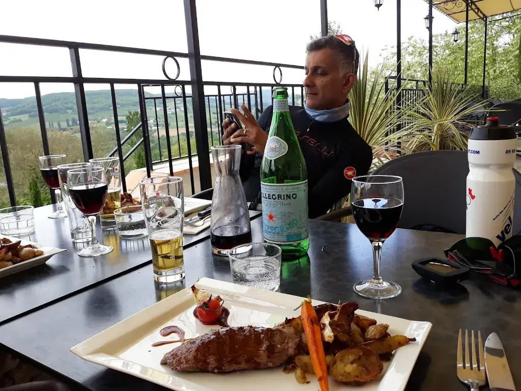 ian warburton_Le Patio d'Hauteville 