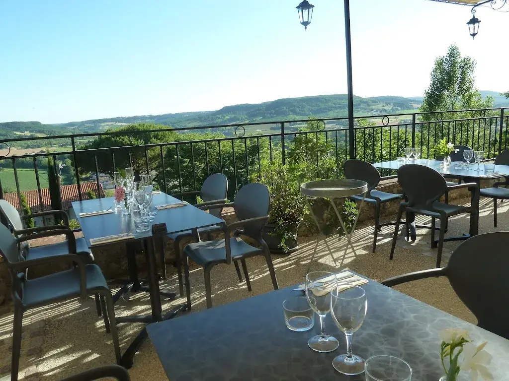Le Patio d'Hauteville "Vue Panoramique" parking privé restaurant in Penne-d'Agenais