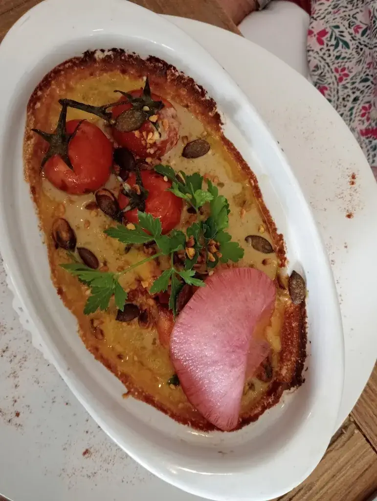 Nikki Golesworthy_Le Bombecul_Penne-d'Agenais_review