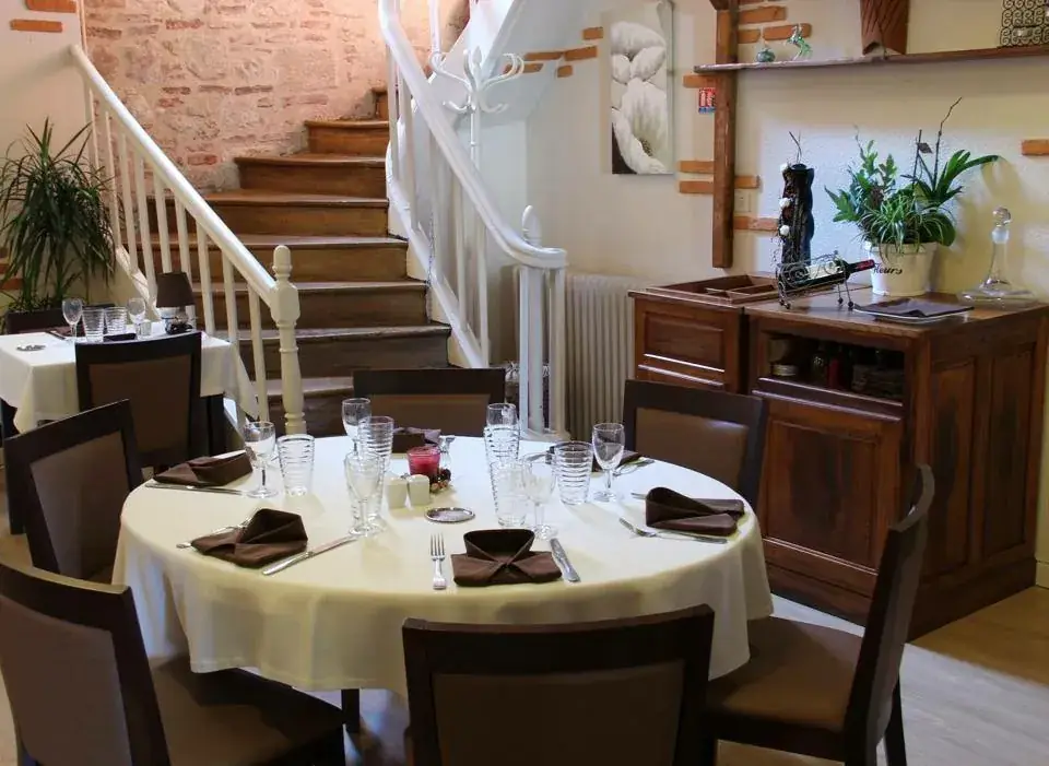 Le Peyragude restaurant in Penne-d'Agenais