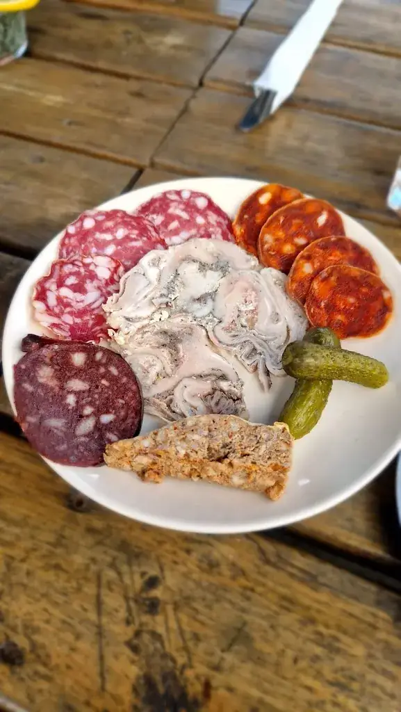 Noé V-C_Kayak Café_Saint-Vivien-de-Médoc_review