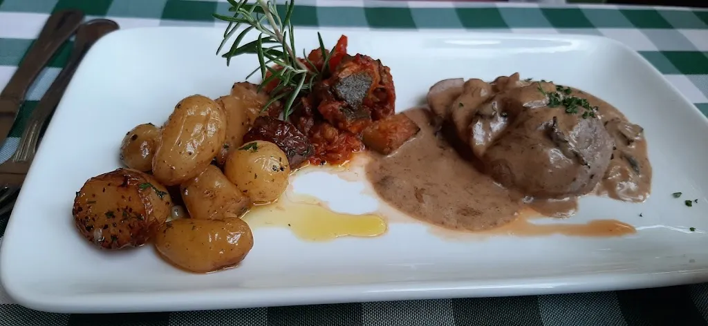 Ferenc Tar_Auberge Restaurant Les Ranchisses_Chassiers_review