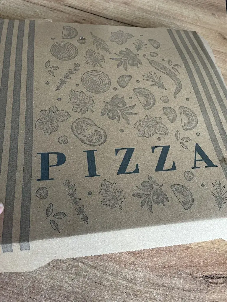 Yass Yacinthe_Pizza Giovanni_Saint-Xandre_review