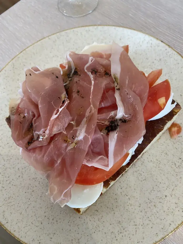 capron margaux_Café Sospeso_Saint-Vincent-de-Tyrosse_review