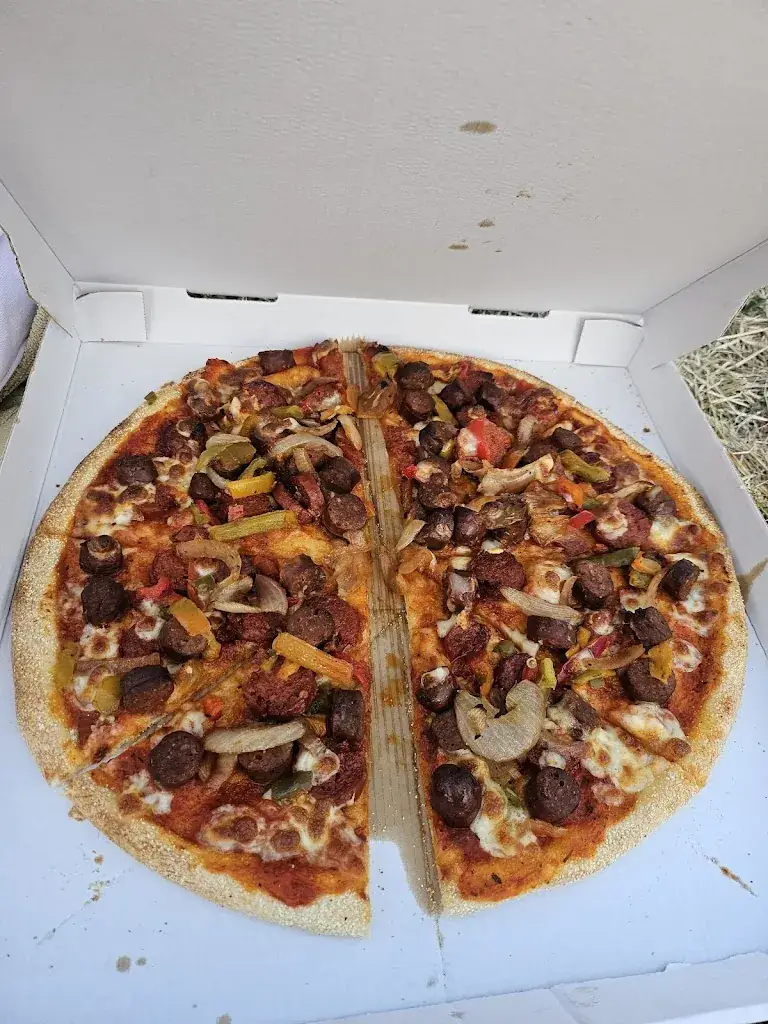 Trash Bratz_El Paso pizzeria_Largentière_review