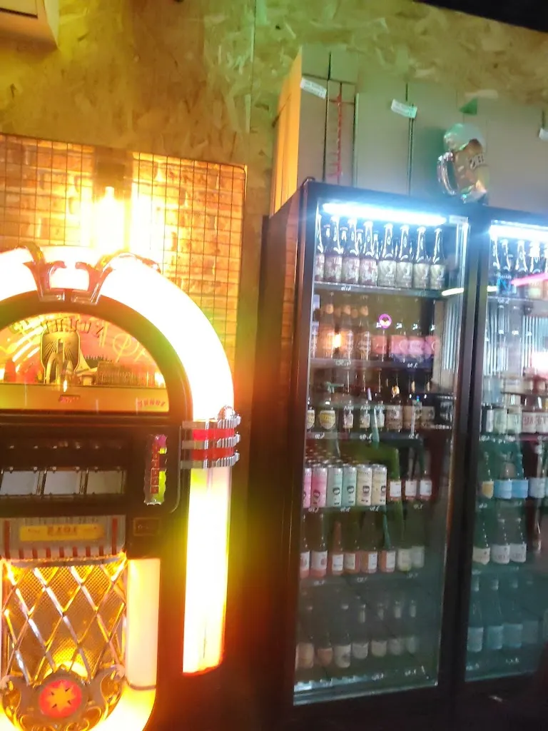 emilie delas_La capsule cave, bar et grossiste_Saint-Vincent-de-Tyrosse_review