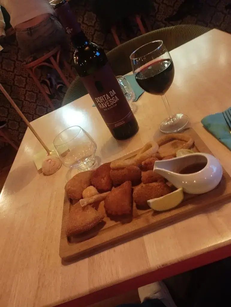 Julie Dannunzio_Le Nazaré_Saint-Vincent-de-Tyrosse_review