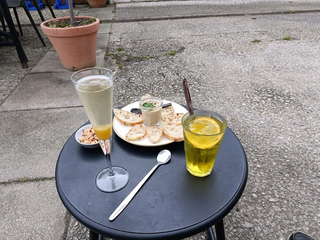 Curtiss & Catalina_Saint-Trojan-les-Bains_slider_image_2