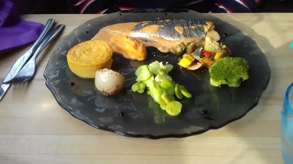 Jane Mann_INTERLUDE_Saint-Trojan-les-Bains_review